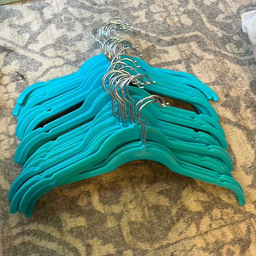 48 hangers